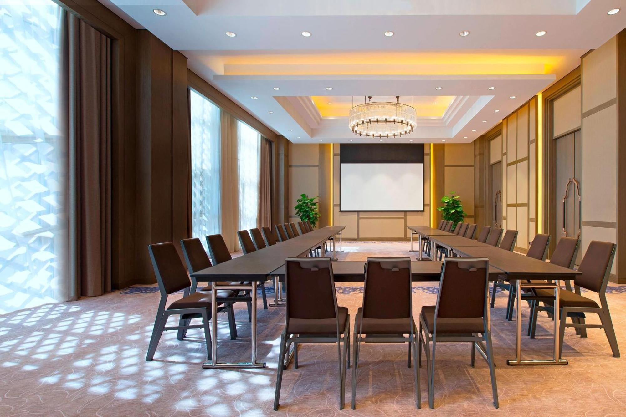 Sheraton Grand Xishuangbanna Hotel Jinghong Exterior foto